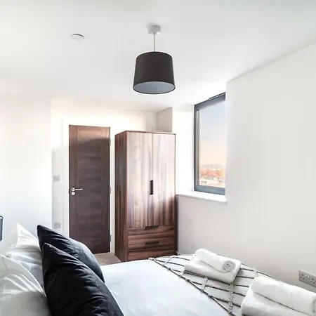 Stayzeni, Alexandra Rise Manchester 2 Bed Flat-2